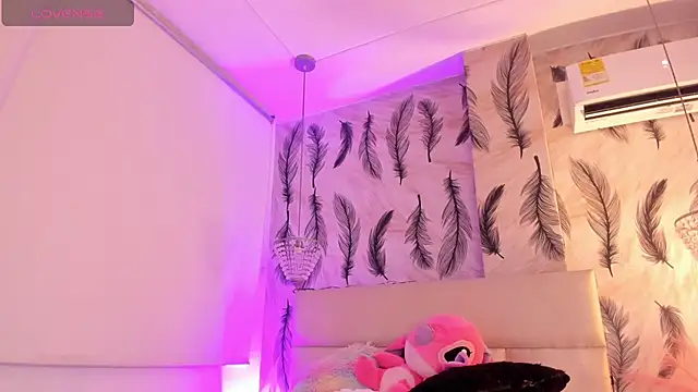 Snapshot of Vivi_prinncess chatting on 11.07.25 Vivi prinncess online show from 11.07.25