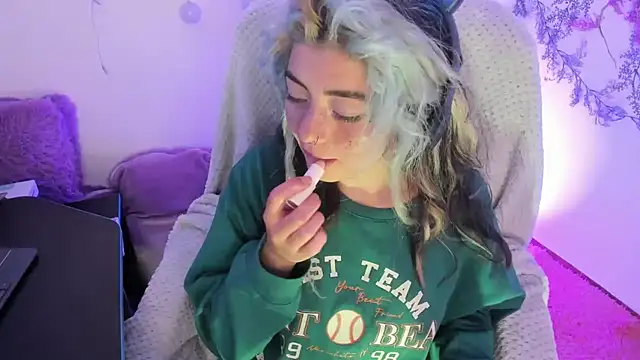 Sammysammy  online show from 03.18.25