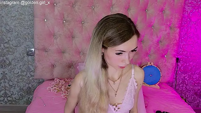 Akilla Queen online show from 04.14.26