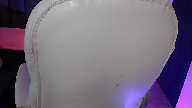 Snapshot of Christaly_ chatting on 09.23.25 Christaly online show from 09.23.25