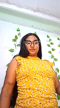 Snapshot of shayna_all chatting on 11.12.25 shayna all online show from 11.12.25