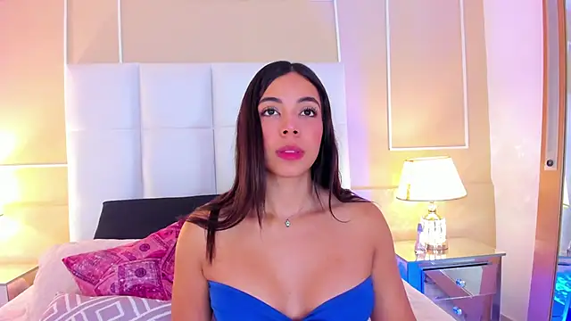 Snapshot of Zoe_Evans_ chatting on 10.24.25 Zoe Evans online show from 10.24.25