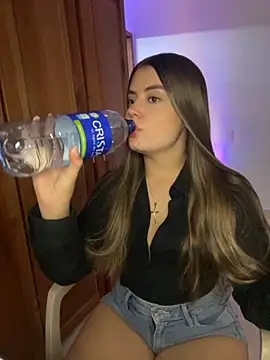 Snapshot of Miss_valeriaa chatting on 10.16.25 Miss valeriaa online show from 10.16.25