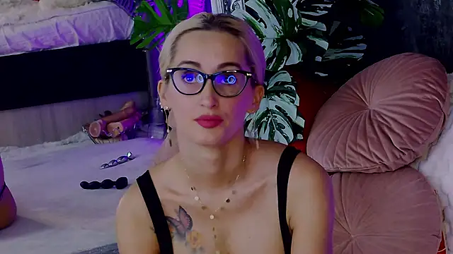 IsabelleEthan online show from 10.05.25