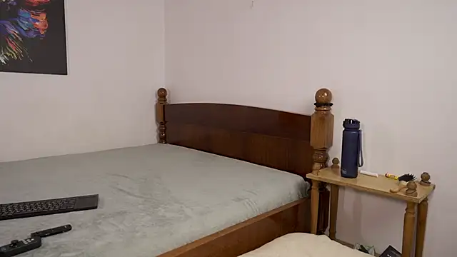 foxeslovefoxes online show from 10.30.25