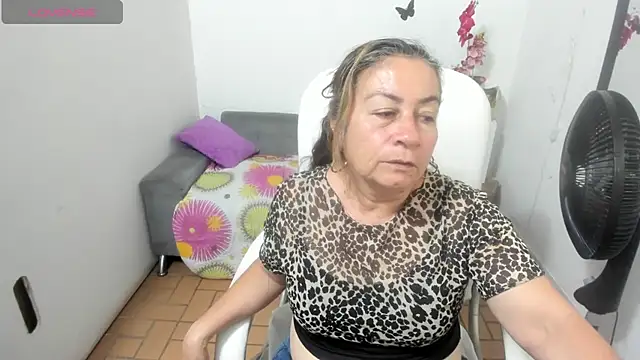 Snapshot of stepmother_105 chatting on 07.16.26 stepmother 105 online show from 07.16.26