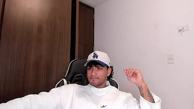 Alessandro Vanni online show from 01.24.25