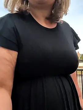 Snapshot of Canadian_BBW chatting on 10.03.25 Canadian BBW online show from 10.03.25