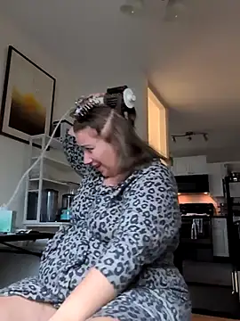 Snapshot of Canadian_BBW chatting on 11.05.25 Canadian BBW online show from 11.05.25