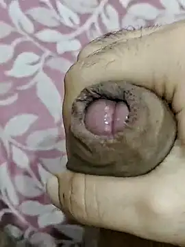 Snapshot of rockkyy9 chatting on 10.22.25 rockkyy9 online show from 10.22.25