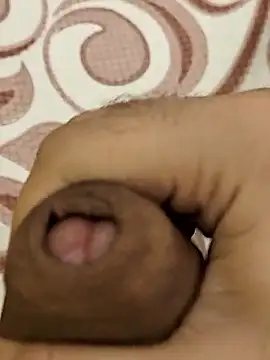 Snapshot of rockkyy9 chatting on 11.02.25 rockkyy9 online show from 11.02.25