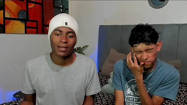 Snapshot of CrissBrownxxx chatting on 11.04.25 CrissBrownxxx online show from 11.04.25