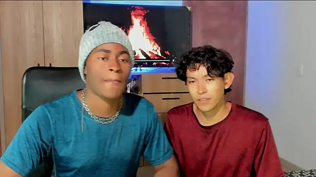 Snapshot of CrissBrownxxx chatting on 05.13.26 CrissBrownxxx online show from 05.13.26