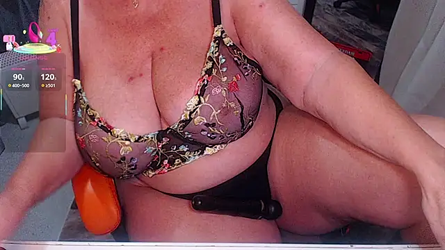 Snapshot of BigBoGcup chatting on 11.04.25 BigBoGcup online show from 11.04.25