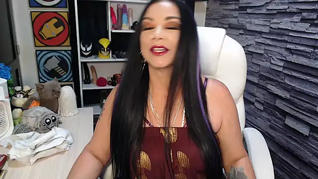 Snapshot of Cruela_deviil chatting on 05.13.26 Cruela deviil online show from 05.13.26