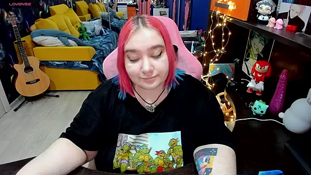 Softie Sofy online show from 01.31.25