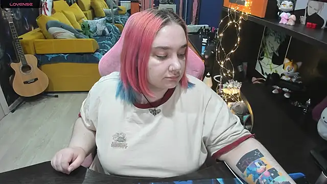 Softie Sofy online show from 02.28.25