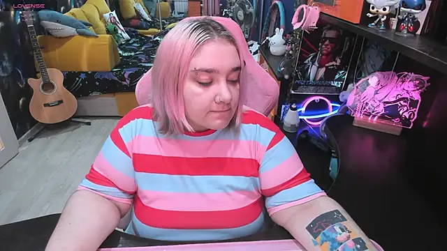 Softie Sofy online show from 09.26.25