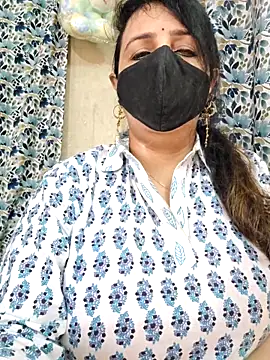 cute-tanvi online show from 10.16.25