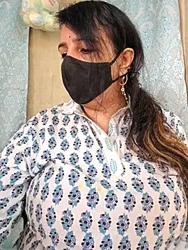 cute-tanvi online show from 10.17.25