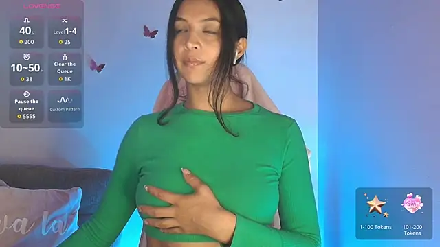 Snapshot of lilassoul8_ chatting on 10.14.25 lilassoul8  online show from 10.14.25