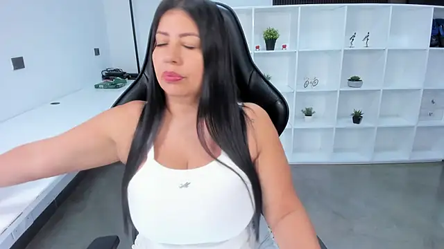 Snapshot of natural_bigboobs chatting on 11.09.25 natural bigboobs online show from 11.09.25