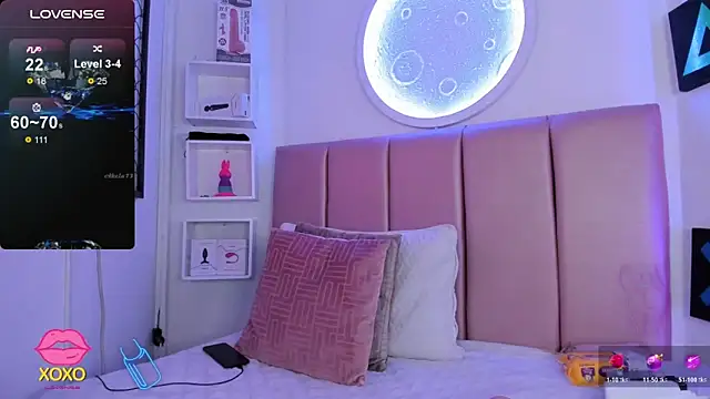 Snapshot of pamela_dimantis_ chatting on 10.24.25 pamela dimantis online show from 10.24.25