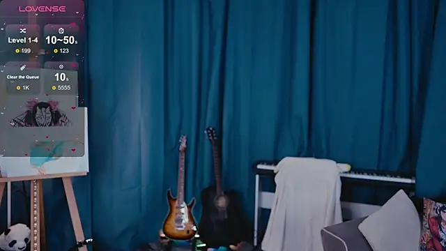 Snapshot of MadnessAlison chatting on 11.05.25 MadnessAlison online show from 11.05.25