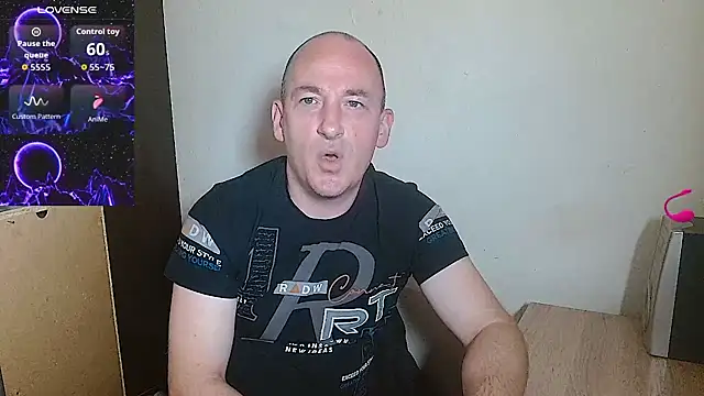 Snapshot of Johan___Barker chatting on 05.26.26 Johan Barker online show from 05.26.26