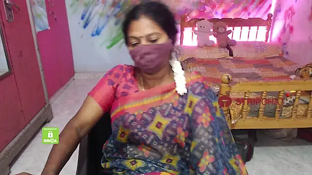 Snapshot of Novapol chatting on 10.07.25 Novapol online show from 10.07.25