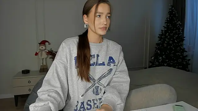 Snapshot of xx_leila chatting on 01.17.26 xx leila online show from 01.17.26