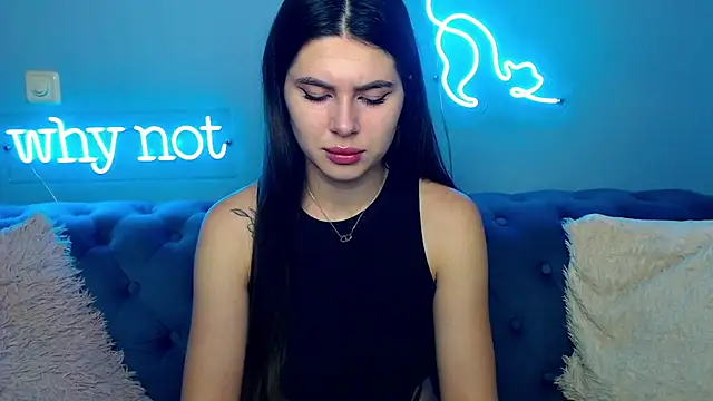 ViollinaLove online show from 10.13.25