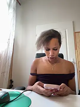 Snapshot of AaliyahHarris chatting on 10.07.25 AaliyahHarris online show from 10.07.25