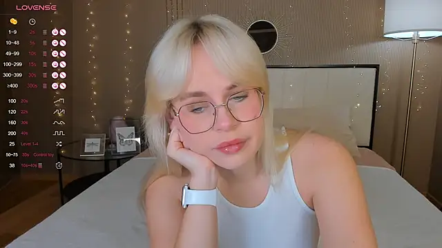 Snapshot of bellatip chatting on 10.03.25 bellatip online show from 10.03.25