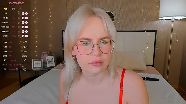 Snapshot of bellatip chatting on 10.20.25 bellatip online show from 10.20.25