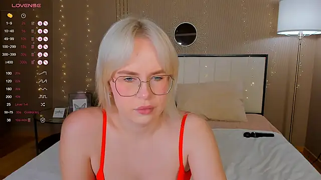 Snapshot of bellatip chatting on 10.24.25 bellatip online show from 10.24.25