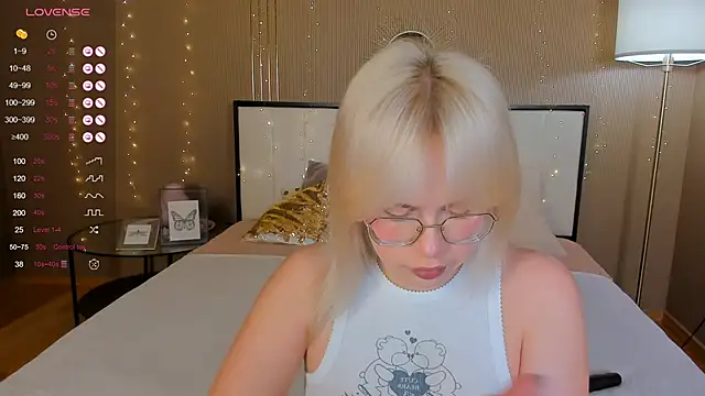 Snapshot of bellatip chatting on 10.31.25 bellatip online show from 10.31.25