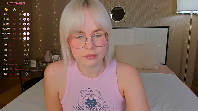 Snapshot of bellatip chatting on 11.08.25 bellatip online show from 11.08.25