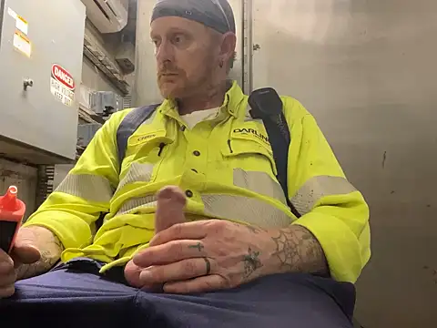 Snapshot of CLoSpunkmeyer69 chatting on 09.18.25 CLoSpunkmeyer69 online show from 09.18.25