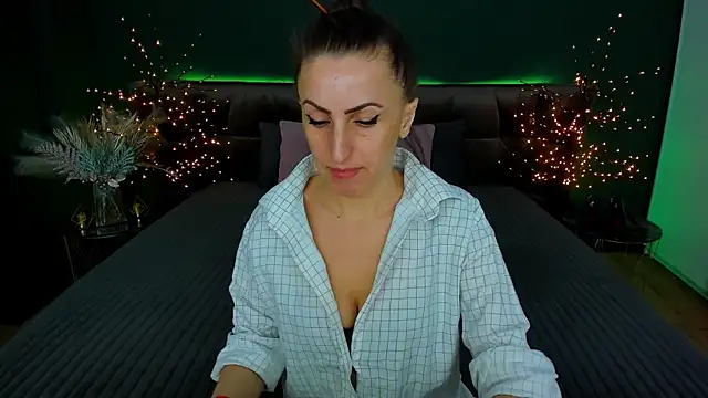 Rebecca Diamond online show from 02.06.25