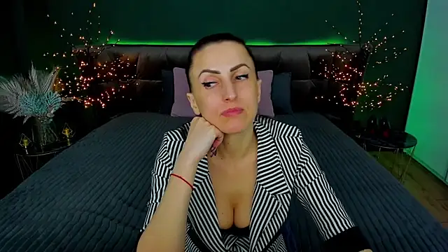 Rebecca Diamond online show from 03.18.25