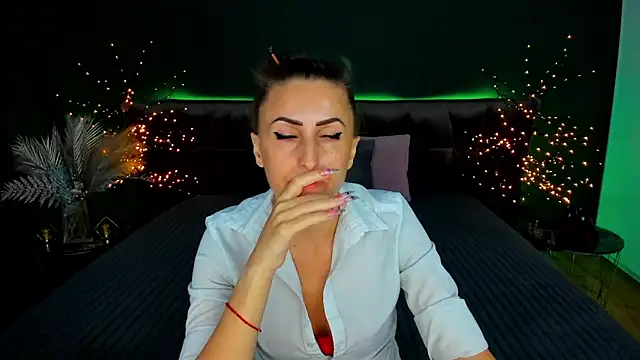 Rebecca Diamond online show from 09.15.25