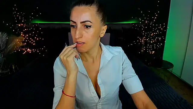 Rebecca Diamond online show from 09.29.25