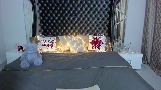 Rebecca Diamond online show from 01.08.26