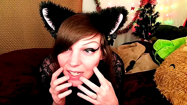 GamerGirlRoxyAndLee online show from 12.29.24
