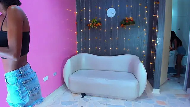 hotties kittens online show from 01.29.25