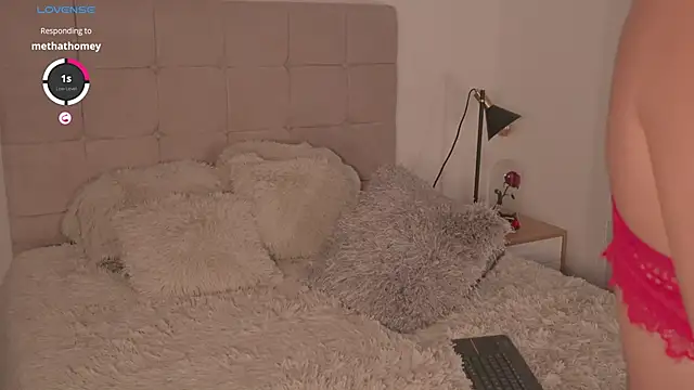 Snapshot of AbellaCroft chatting on 01.17.25 AbellaCroft online show from 01.17.25