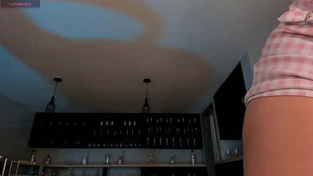 Snapshot of AbellaCroft chatting on 10.21.25 AbellaCroft online show from 10.21.25