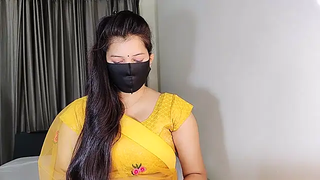 Snapshot of YourLovelyQueen chatting on 12.24.24 YourLovelyQueen online show from 12.24.24