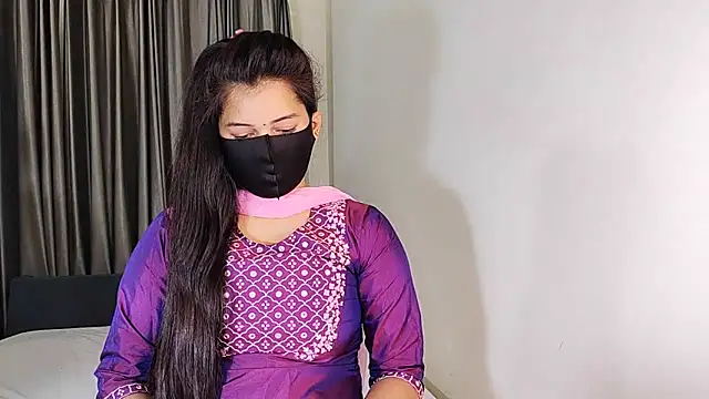 Snapshot of YourLovelyQueen chatting on 01.16.25 YourLovelyQueen online show from 01.16.25